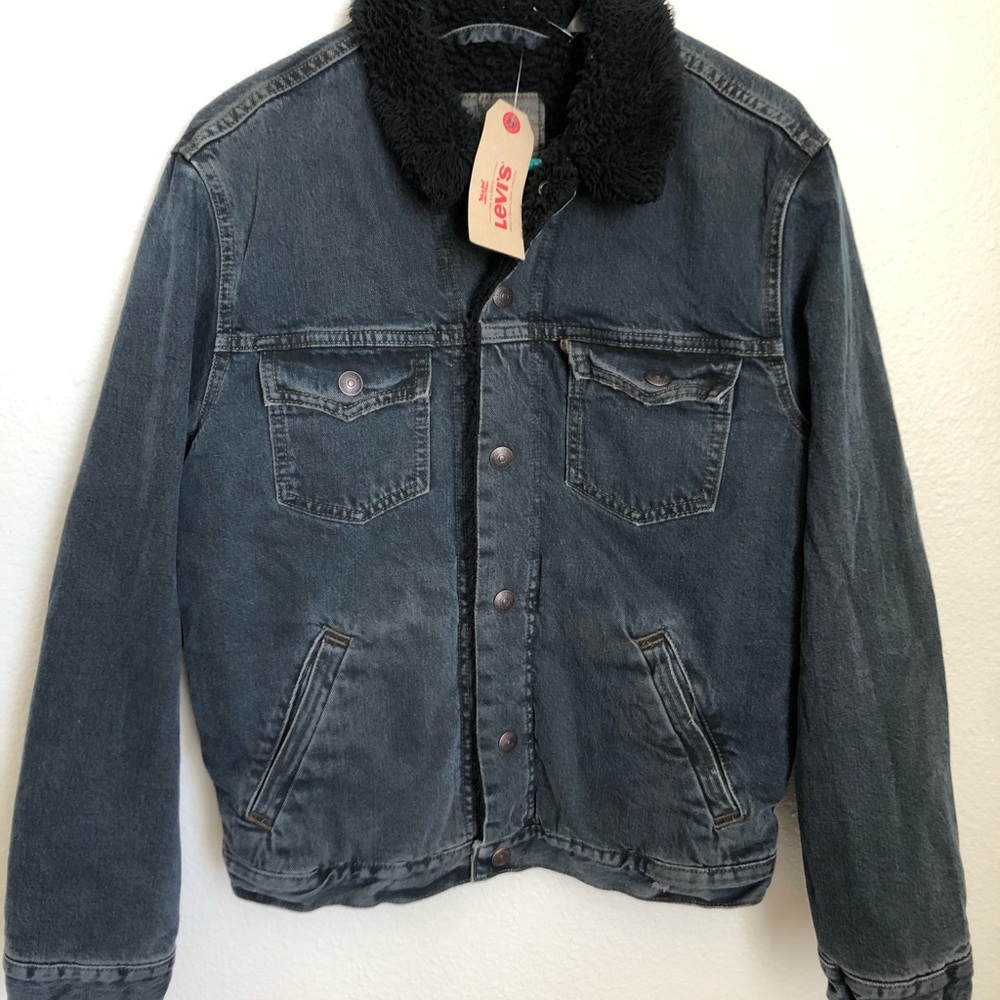 New with tags Levi’s Jacket size small for Women